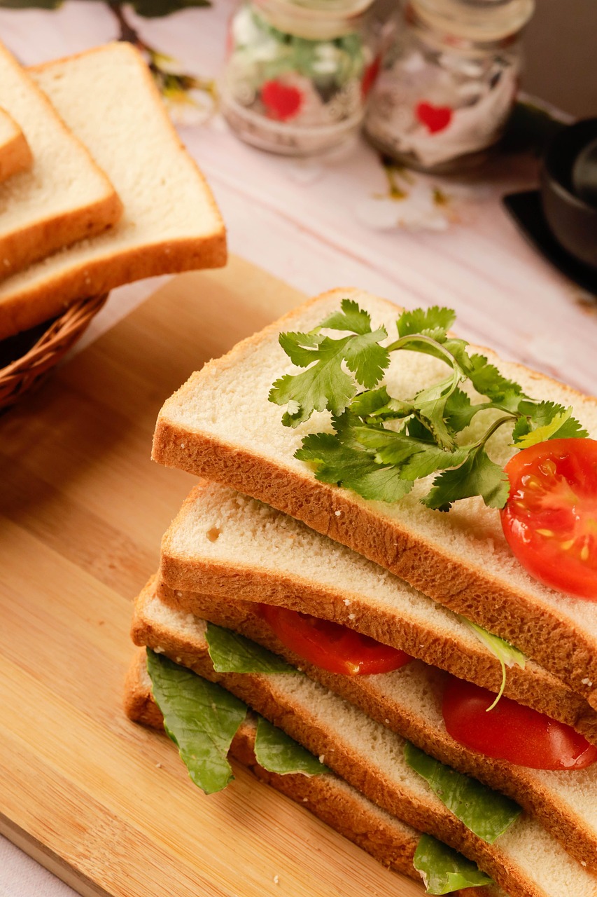 toast, sliced bread, wheat bread, brown bread, bread, breakfast, snack